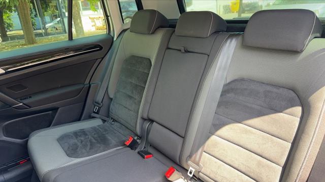 Volkswagen Golf Sportsvan image 2