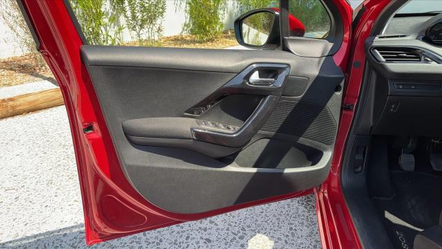 Peugeot 208 image 7