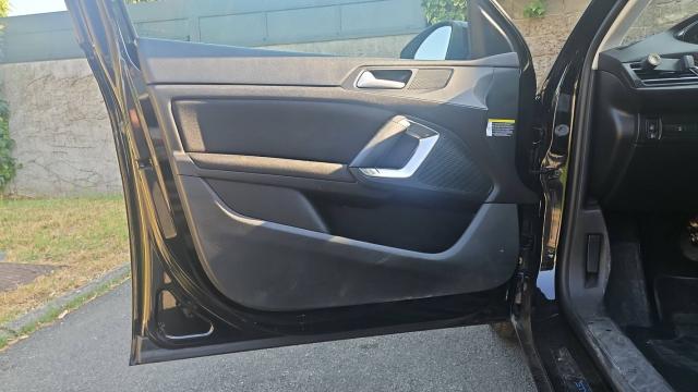 Peugeot 308 image 2