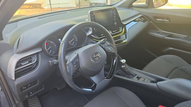 Toyota C-Hr image 1