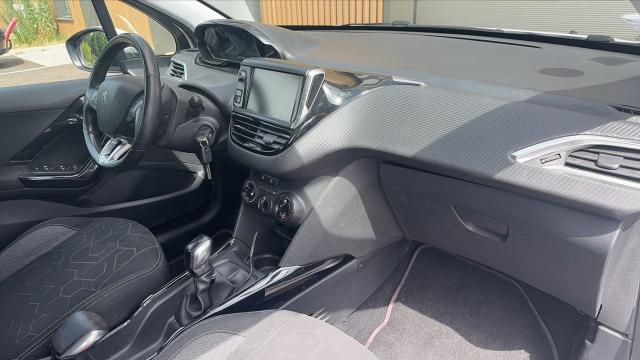 Peugeot 2008 image 1