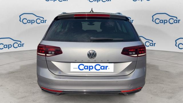 Volkswagen Passat image 8