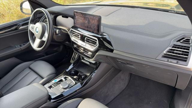 Bmw Ix3 image 4