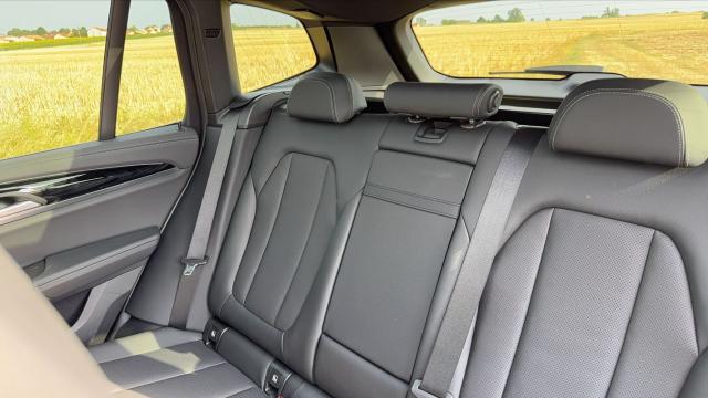 Bmw Ix3 image 6
