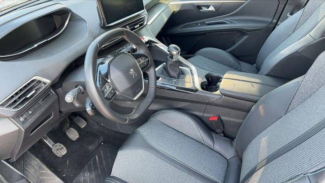 Peugeot 3008 image 3
