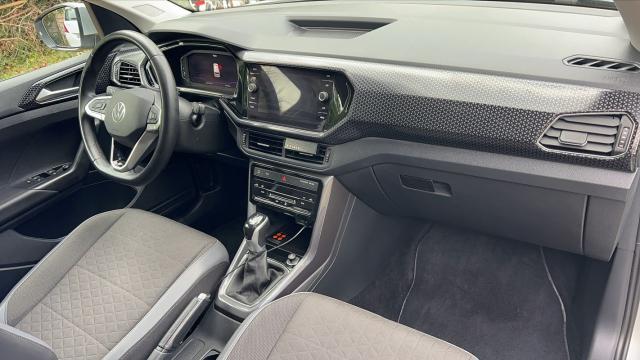 Volkswagen T-Cross image 2