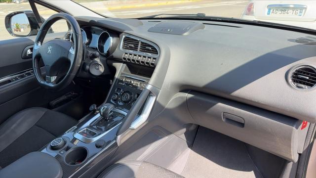 Peugeot 3008 image 8