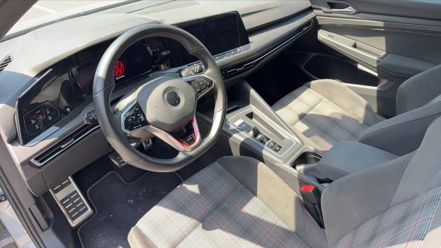 Volkswagen Golf image 8