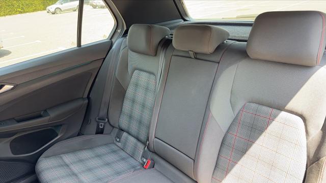 Volkswagen Golf image 4
