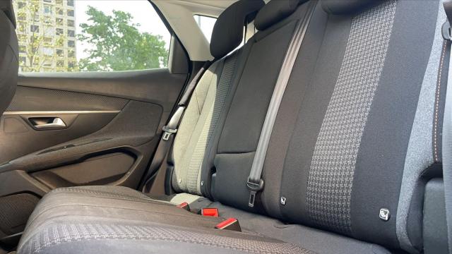 Peugeot 3008 image 2