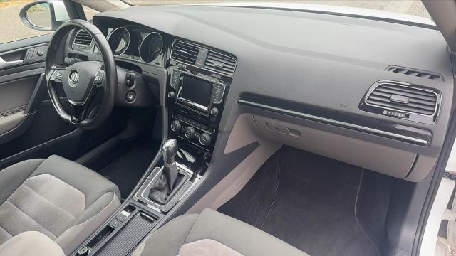Volkswagen Golf image 6