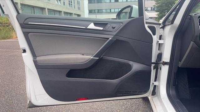 Volkswagen Golf image 4
