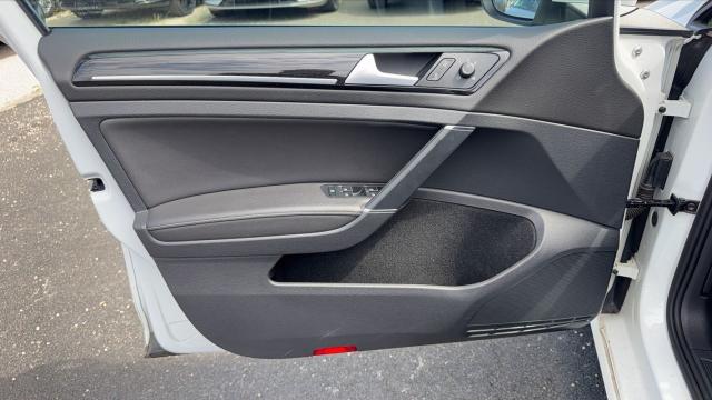 Volkswagen Golf image 7