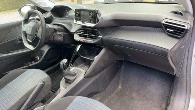 Peugeot 208 image 1