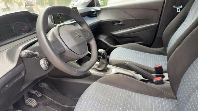 Peugeot 208 image 7