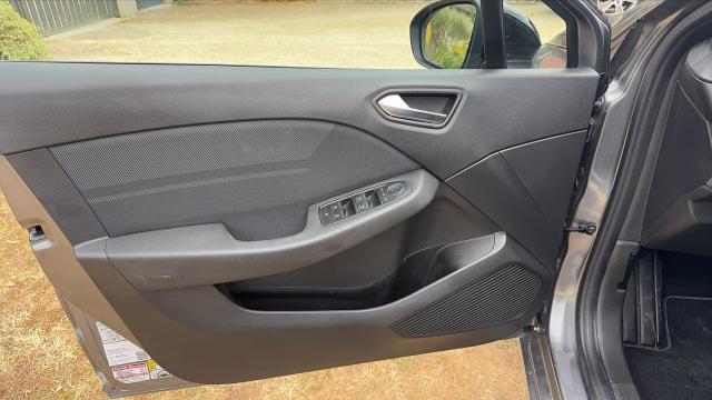 Renault Clio image 6