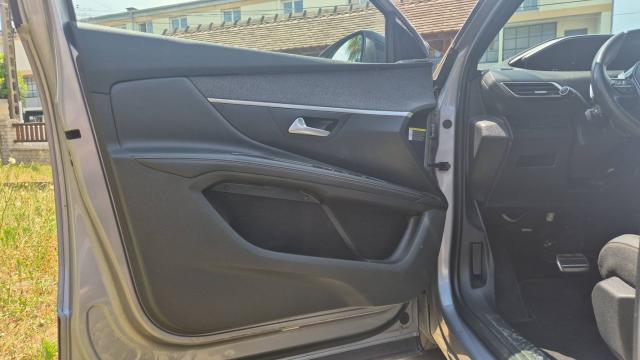 Peugeot 5008 image 3