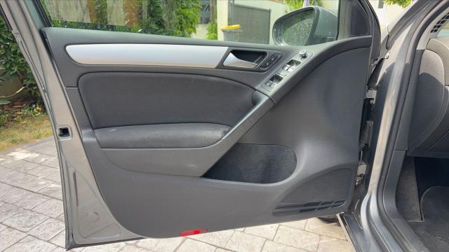 Volkswagen Golf image 9