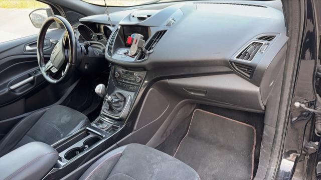 Ford Kuga image 9