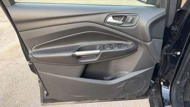 Ford Kuga image 6