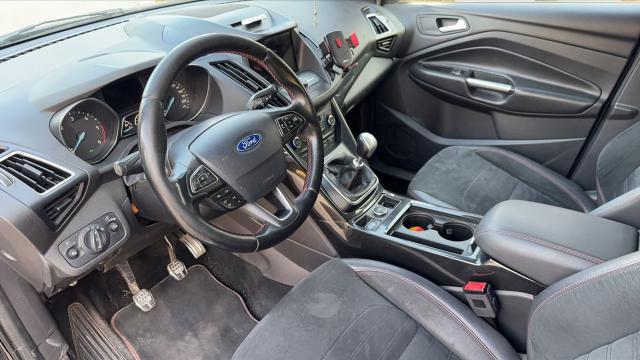 Ford Kuga image 3