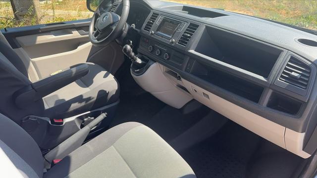 Volkswagen Transporter image 7