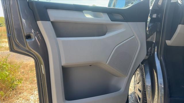 Volkswagen Transporter image 8