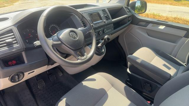 Volkswagen Transporter image 9
