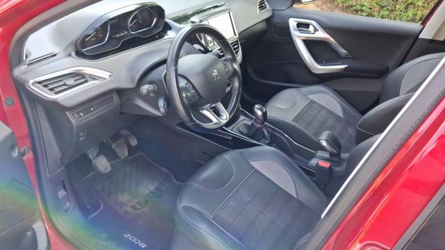 Peugeot 2008 image 6