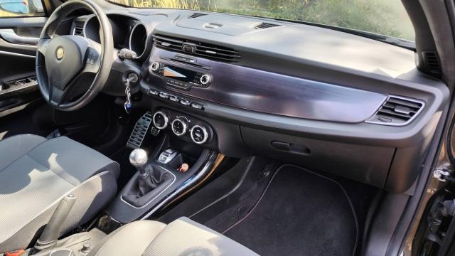 Alfa Romeo Giulietta image 8