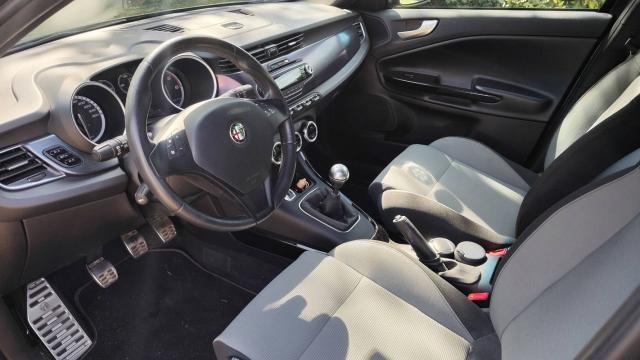 Alfa Romeo Giulietta image 2