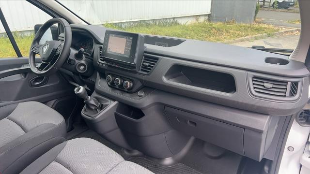 Renault Trafic image 9
