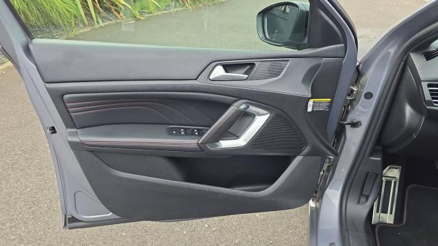 Peugeot 308 image 6
