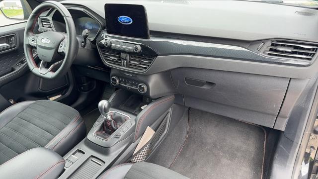 Ford Kuga image 1