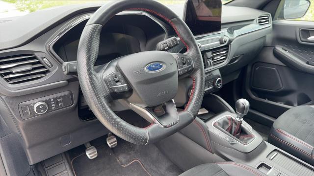Ford Kuga image 5