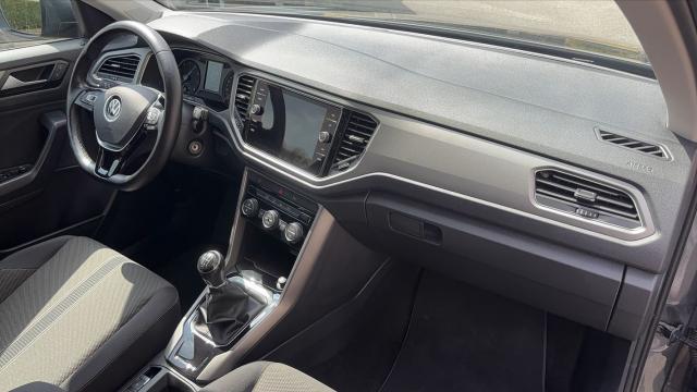 Volkswagen T-Roc image 7