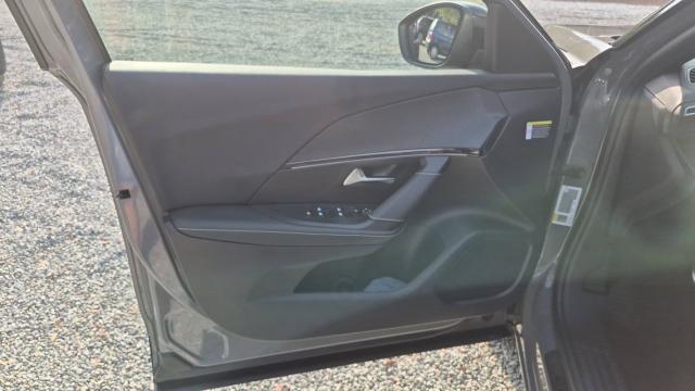 Peugeot 2008 image 7
