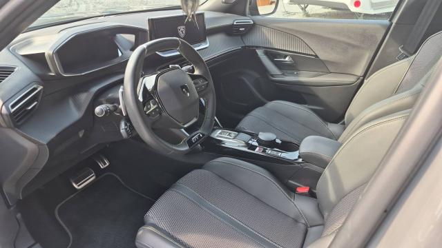 Peugeot 2008 image 3