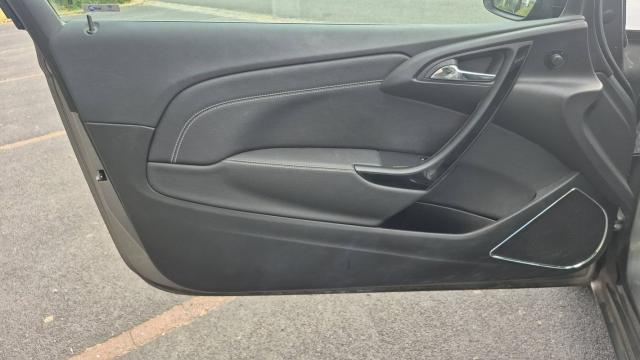 Opel Astra Gtc image 7
