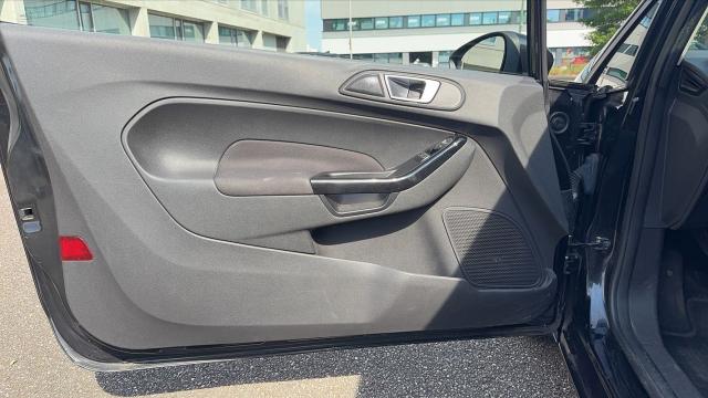 Ford Fiesta image 9