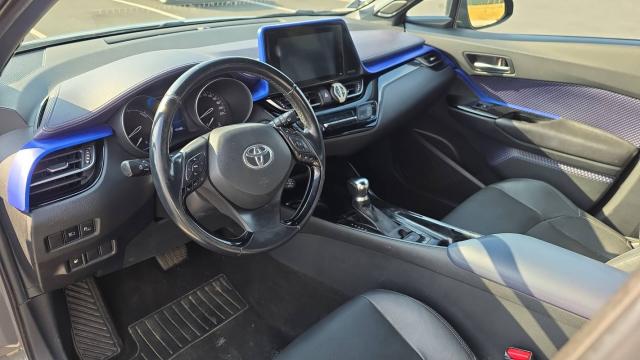 Toyota C-Hr image 5