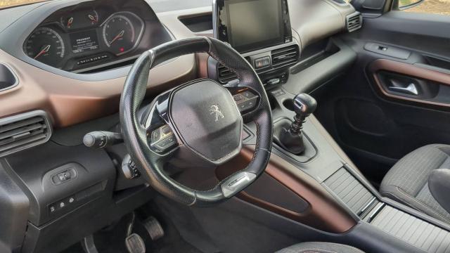 Peugeot Rifter image 9