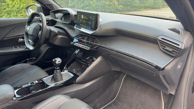 Peugeot 2008 image 3