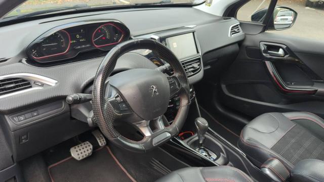 Peugeot 2008 image 8