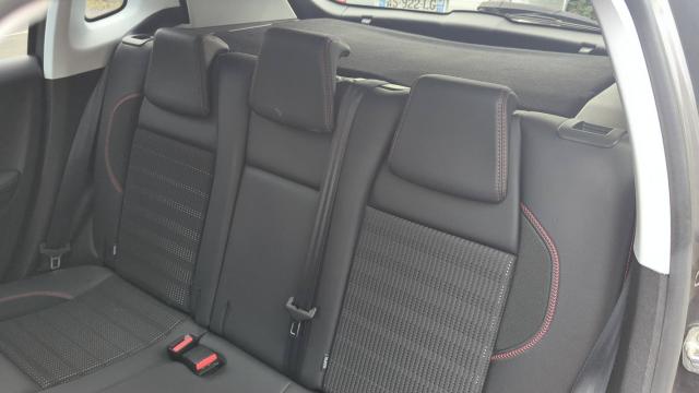 Peugeot 2008 image 2
