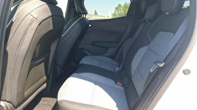 Renault Clio image 2