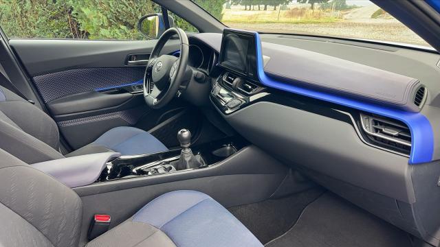 Toyota C-Hr image 1