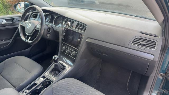 Volkswagen Golf image 8