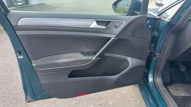 Volkswagen Golf image 3