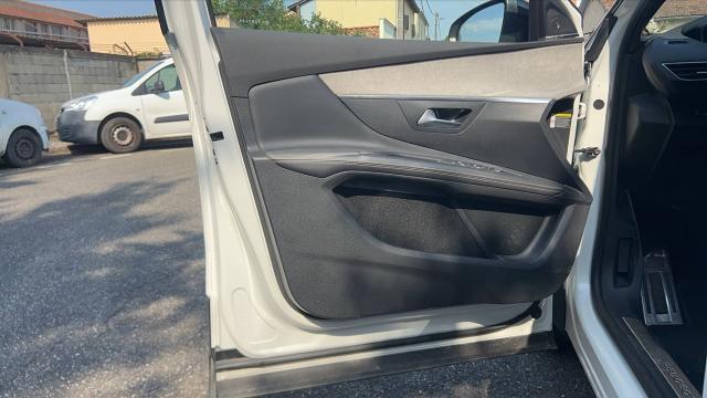 Peugeot 3008 image 6